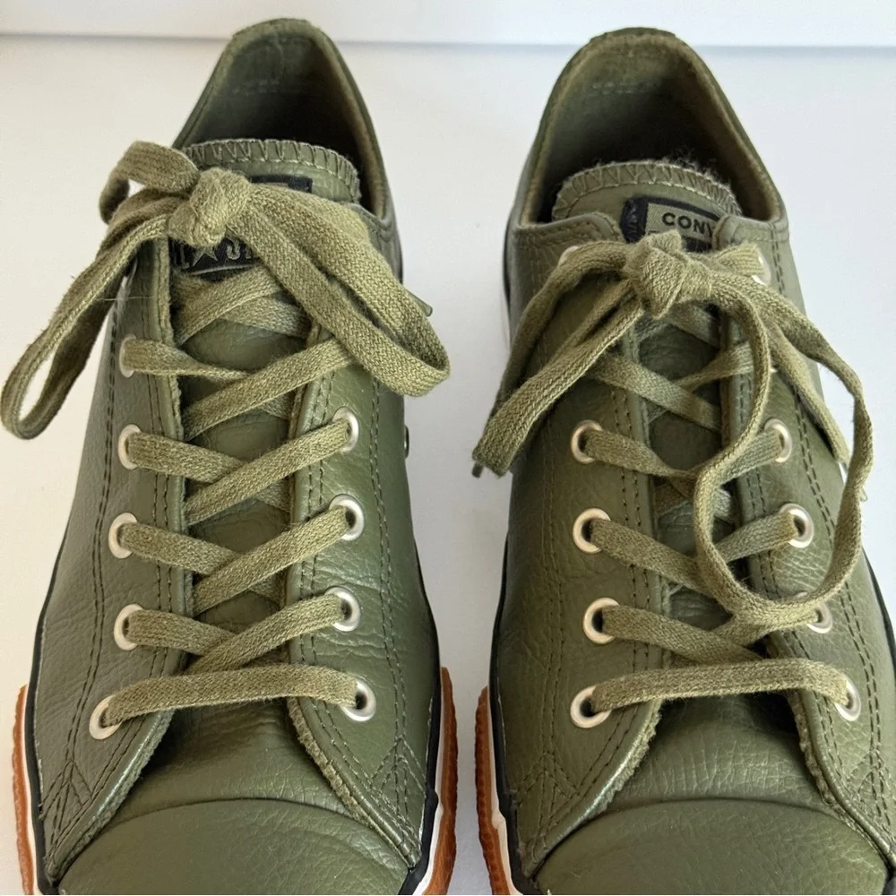 Converse step out